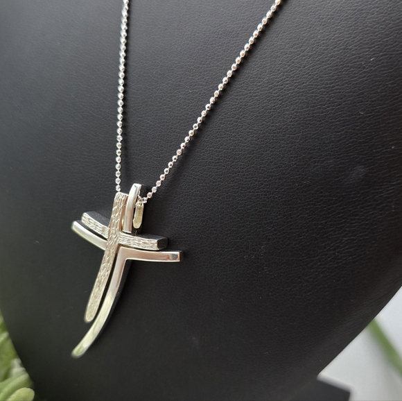 ❤️ NESTED CROSS STERLING SILVER NECKLACE - Picture 2 of 5
